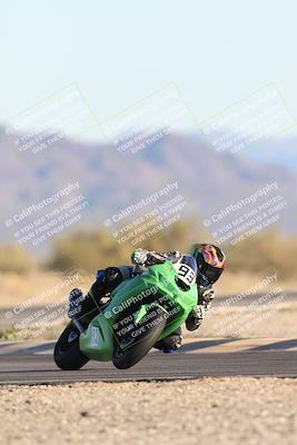 media/Dec-07-2025-CVMA (Sun) [[3e7d2de5dc]]/Race 16-Formula Middleweight/